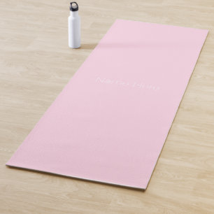 Minimale lichtroze aangepaste naam monogram yogamat