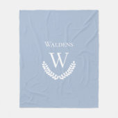 Minimale lichtstalen blauwe monogram rugleuning fleece deken (Voorkant)