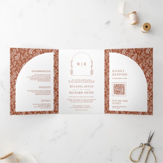 Minimale lijn kunst blad boog terracotta bruiloft drieluik uitnodiging (Binnen)