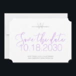 Minimale Lila Paars voor het monogramme van de mod Save The Date<br><div class="desc">De Lila Orchid Paarse Eenvoudig,  Minimaal,  Gewoon niet-Foto Monogram sparen de Kaart van de Datum met zwart-wit en grijs met elegante manuscripttypografie en grote datumaantallen in een chic sans-serif doopvont. Pas de sjabloon aan door om het even welke kleuren en doopvonten te selecteren u voor uw trouwaankondigingen wilt.</div>