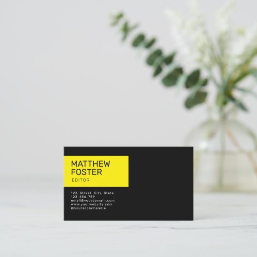 Minimale Masculine Black Yellow Custom QR-code Visitekaartje (Staand voorkant)