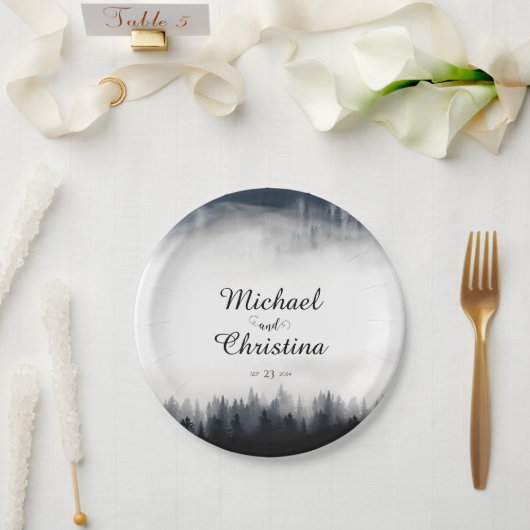 Minimale mistige sparren bos natuur bruiloft papieren bordje (Huwelijk)
