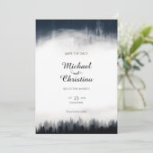 Minimale mistige sparren bos natuur bruiloft save the date (Staand voorkant)