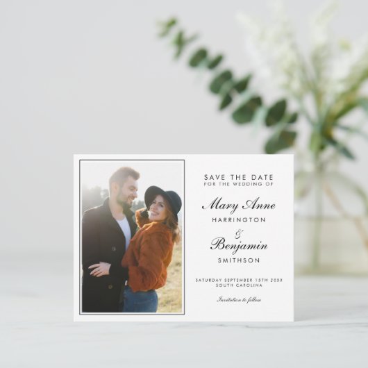 Minimale Modern Zwart Wit Trouwen Save the Date Uitnodiging Briefkaart (Staand voorkant)