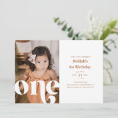 Minimale Moderne Aarde Tonen Foto First Birthday Kaart (Staand voorkant)