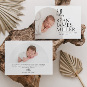 Minimale moderne babyfoto geboorte met boog aankondiging