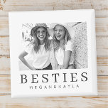 Minimale Moderne Best Friends BFF Foto Magneet<br><div class="desc">Het ontwerp bestaat uit een leuke en speelse typografie met een sans serif- en serif-lettertype. Voeg een douanefoto toe.</div>