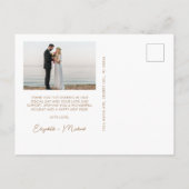 Minimale moderne foto Getrouwd Kerstmis Wit Goud Feestdagenkaart (Achterkant)