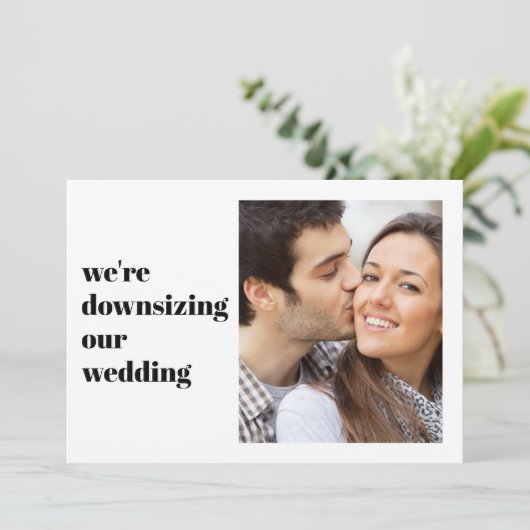 Minimale moderne foto We gaan onze bruiloft downsi Aankondiging (Staand voorkant)