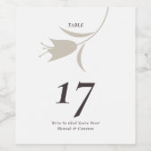 Minimale Moderne Greige & Espresso Bloemenbruiloft Wijn Etiket (Enkel label)