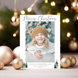 Minimale moderne kerstfoto met fijne groene bomen feestdagenkaart