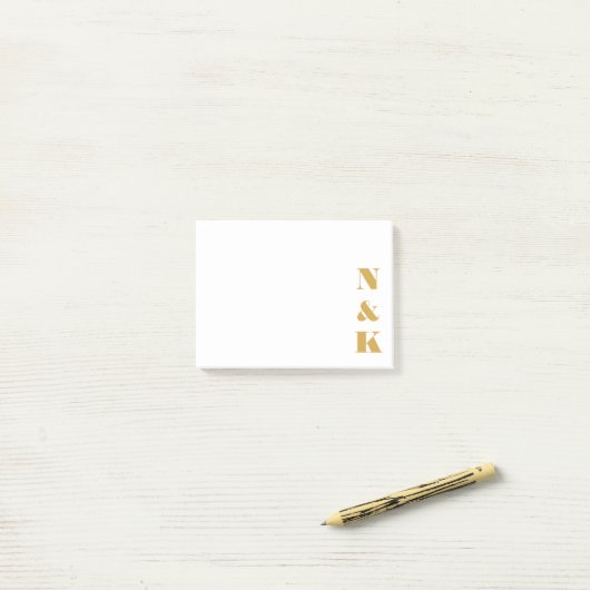 Minimale Moderne Monogram Geel en Witte Douane Post-it® Notes (Op bureau)