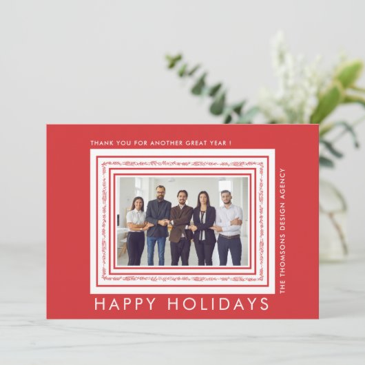 Minimale Moderne Rode Witte Zakelijke Foto Kerstmi Feestdagenkaart (Staand voorkant)
