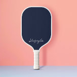 Minimale moderne, stijlvolle naam voor script pickleball paddle<br><div class="desc">Zet je op het pickleball-veld met onze stijlvolle en moderne,  gepersonaliseerde scriptnaam pickleball paddle. De achtergrond en de doopvont kunnen in het ontwerphulpmiddel van Zazzle worden veranderd. Design by Moodthology Papery</div>