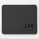 Minimale moderne tonkilo zwart uit muismat<br><div class="desc">Een minimalistisch monogram ontwerp met grote typografische initialen in een klassieke bloktypografie met jouw naam hieronder. Deze professionele mousepad is perfect voor thuis,  kantoor of persoonlijke gave.</div>