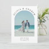 Minimale moderne typografie Boog Foto Bruiloft Save The Date (Staand voorkant)