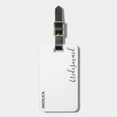 Minimale moderne Typografie Weddenschap Bridesmaid Bagagelabel (Voorkant verticaal)