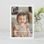 Minimale moderne verjaardagsfoto-uitnodiging kaart (Staand voorkant)