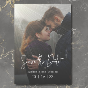Minimale moderne zonnestralen foto save the date