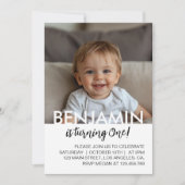 Minimale moderne zwart-wit verjaardagsfoto kaart (Voorkant)