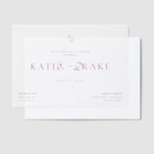 Minimale Monogram Diep Bourgondië Script Trouw Vellum Uitnodigingen (Offset)