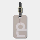 Minimale Monogram Eenvoudige Moderne Taupe Aarde T Bagagelabel (Voorkant verticaal)