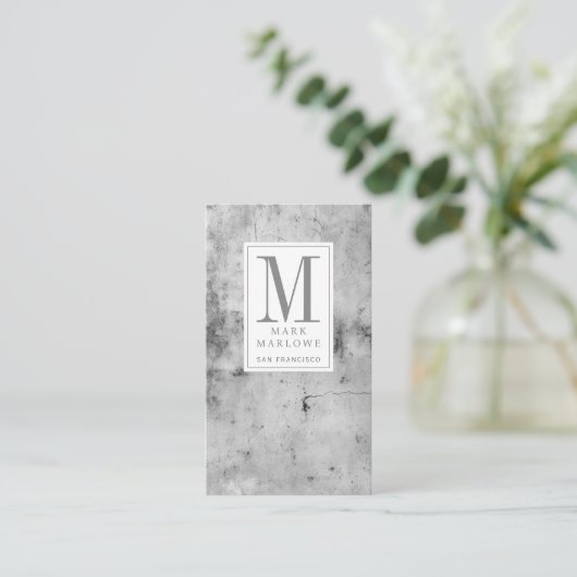 Minimale monogram grijze marmeren textuur visitekaartje (Staand voorkant)