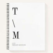 Minimale Monogram Zwarte en Witte Aangepaste Naam Notitieboek (Voorkant)