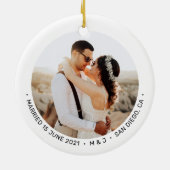 Minimale Mr. Mrs. First Kerstfoto Keramisch Ornament (Achterkant)