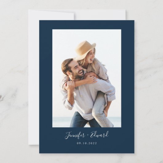 Minimale Navy Blue Modern Save The Date (Achterkant)
