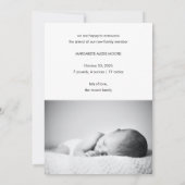 Minimale Neutrale Beige Monogram Foto Baby Aankondiging (Achterkant)