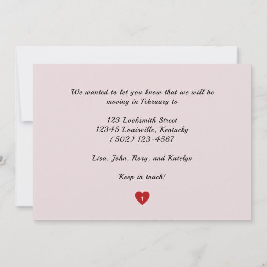 Minimale nieuwe thuisadres oude sleutel op roze aankondiging (Achterkant)