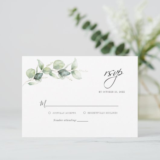 Minimale olievlek met de groene eucalyptus RSVP kaartje (Staand voorkant)