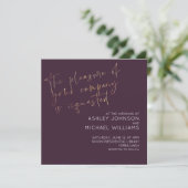 Minimale Plum Gold Script Fotobruiloft Kaart (Staand voorkant)