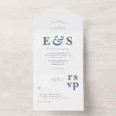 Minimale prep Chic Dusty Blue Monogram Weddenschap All In One Uitnodiging (Binnen)