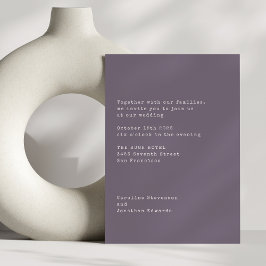 Minimale pruim paarse typografie voor typemachine kaart