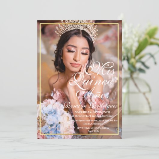 Minimale Quinceanera Elegante Foto Uitnodiging (Staand voorkant)