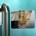 Minimale rendy Vervang de Foto sparen de Datum Kaa Magneet<br><div class="desc">Elegant foto voor trouwdag. U kunt uw foto gemakkelijk vervangen op sparen de datum sjabloon. De verloving trouwuitnodiging fotokaart Magnets. Budget Event Card voor herinneringen. Eenvoudig en stijlvol opslaan van de datum-verloving-kaart. Wilt u dit ontwerp op een kaart, een kaart met dikker papier? Bekijk het collectie Datum opslaan voor kaarten....</div>