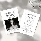 Minimale retro-begrafenisfoto in liefdevol geheuge programmakaart