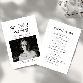 Minimale retro-begrafenisfoto in liefdevol geheuge programmakaart