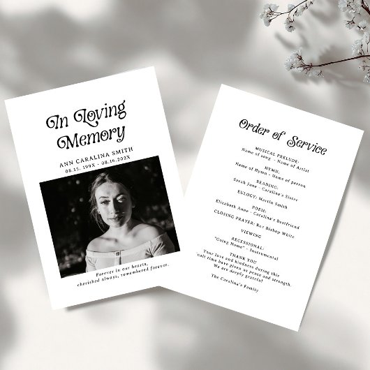 Minimale retro-begrafenisfoto in liefdevol geheuge programmakaart