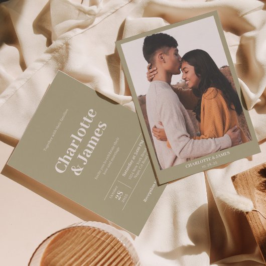 Minimale retro Sage Green Photo Script Wedding Kaart