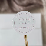 Minimale Roos Gold Wedding Envelope-zegels Ronde Sticker<br><div class="desc">Deze minimalistische roos gouden bruidszegels zijn perfect voor een eenvoudige bruiloft. Het moderne romantische ontwerp kenmerkt klassiek roos goud en witte typografie in combinatie met een rustige, maar elegante kalligrafie met stijl met handschrift. in elke kleur. Houd het ontwerp eenvoudig en elegant, zoals het is, of personaliseer het door uw...</div>