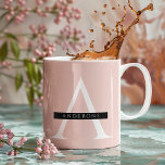 Minimale roze roze gepersonaliseerde naam koffiemok<br><div class="desc">Minimale roze roze gepersonaliseerde naam</div>