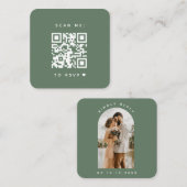 Minimale Sage Green Arch Photo Qr-code RSVP Chic Informatiekaartje (Voorkant / Achterkant)