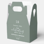 Minimale Sage Green Branch Calligraphy Wedding Bedankdoosjes (Geopend)