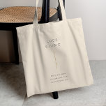 Minimale Schone Eenvoudige Moderne QR Code Goud Tote Bag<br><div class="desc">Een minimalistisch verticaal ontwerp in een eenvoudige stijl met een gouden kenmerkende kleur & QR-code. De tekst & QR code link kan gemakkelijk worden aangepast voor een ontwerp zo uniek als uw kleine bedrijf!</div>