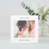 Minimale schrijfmachine | Eenvoudig fotohuwelijk Save The Date (Staand voorkant)