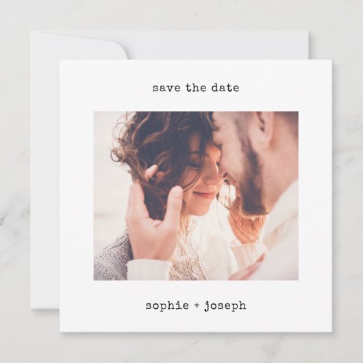 Minimale schrijfmachine | Eenvoudig fotohuwelijk Save The Date (Voorkant)