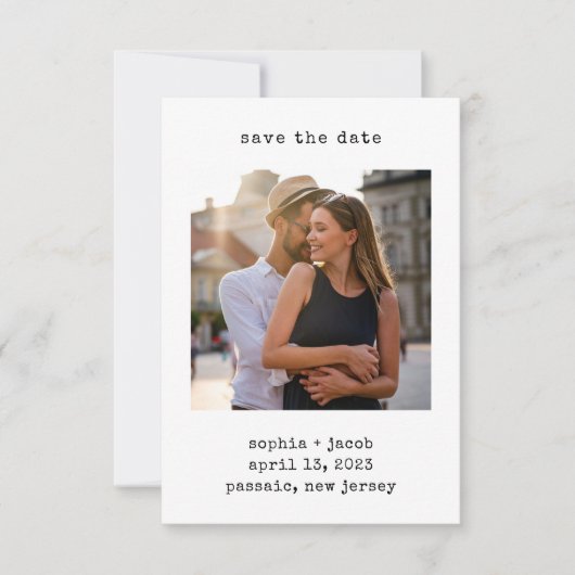 Minimale schrijfmachine | Twee simpele foto's Save The Date (Voorkant)